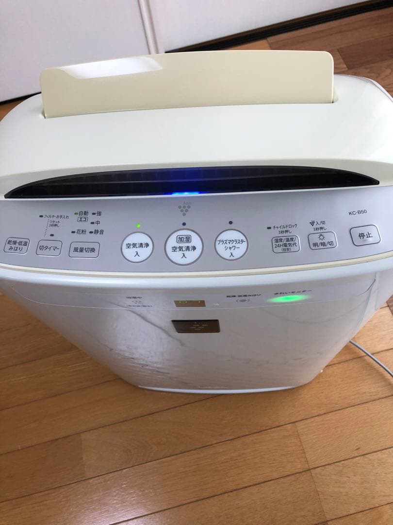 シャープ加湿空気清浄器　KC-B50-W