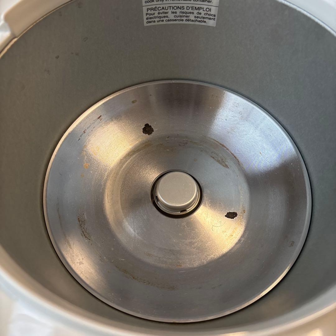 炊飯器 5.5合　Zojirushi Rice Cooker NS-ZCC10
