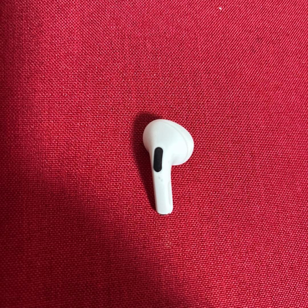 AirPods エアーポッズ　本体と右側のみ