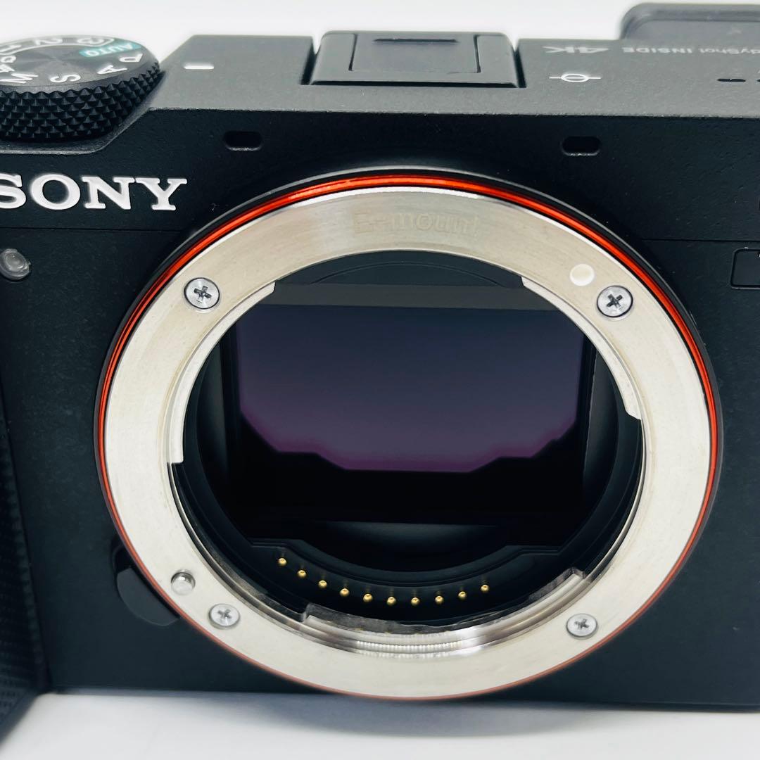 ほぼ新品　SONY フルサイズ ミラーレス一眼カメラ α7C ズームレンズキット