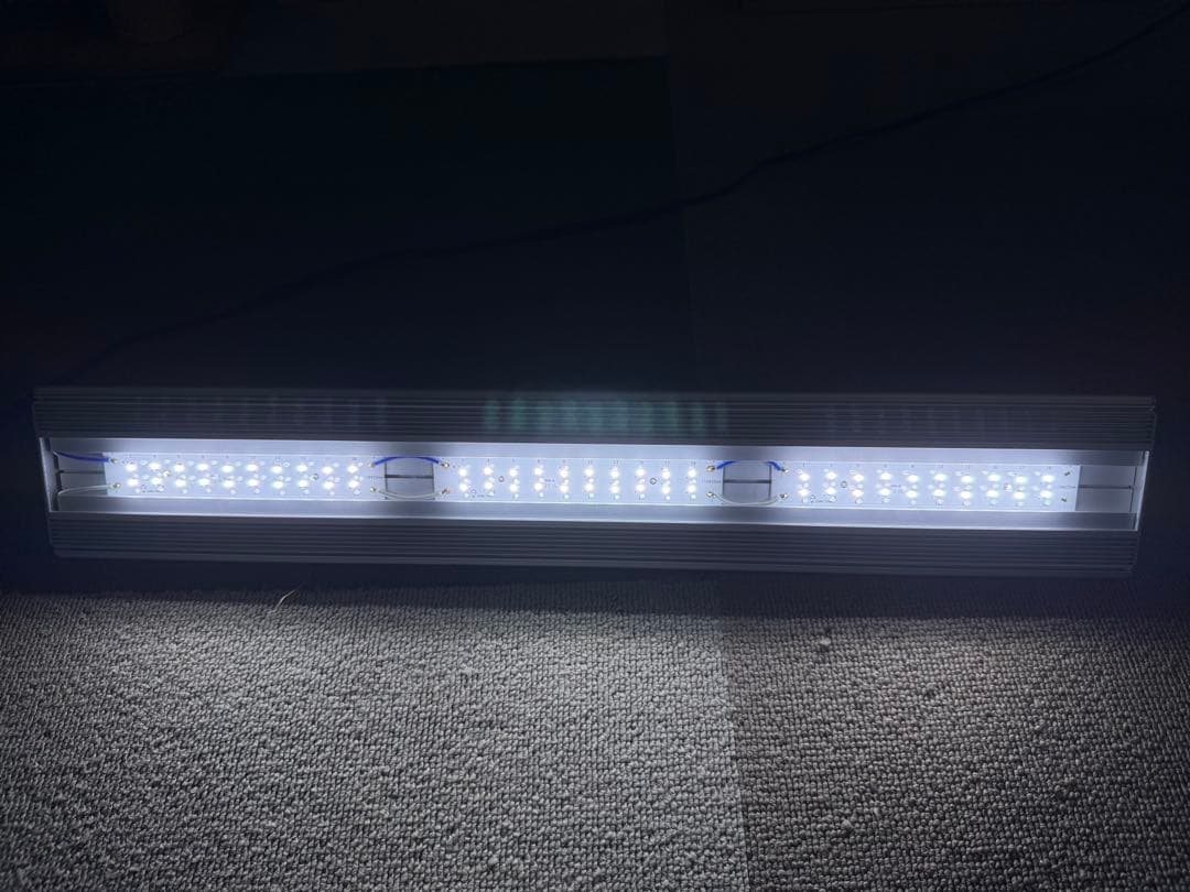 ライト・照明器具 Aqullo TRIANGLE LED VIVID 600