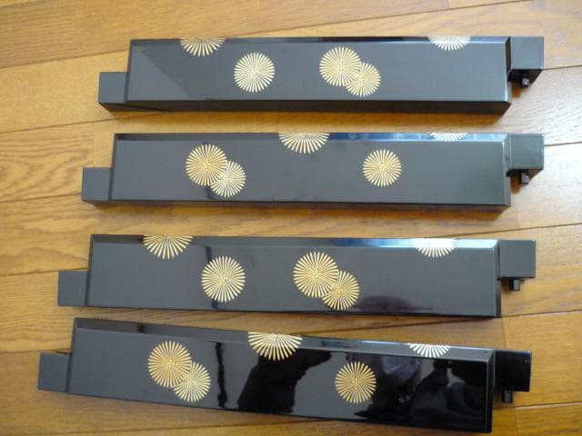 高級炉縁　はめ込み式　未使用品　蒔絵・唐松紋・漆塗り　共箱