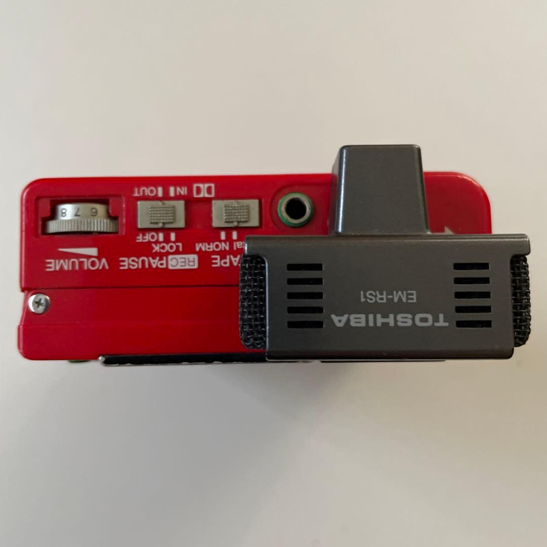 TOSHIBA カセットWALKMAN Walky ラジオ付 昭和