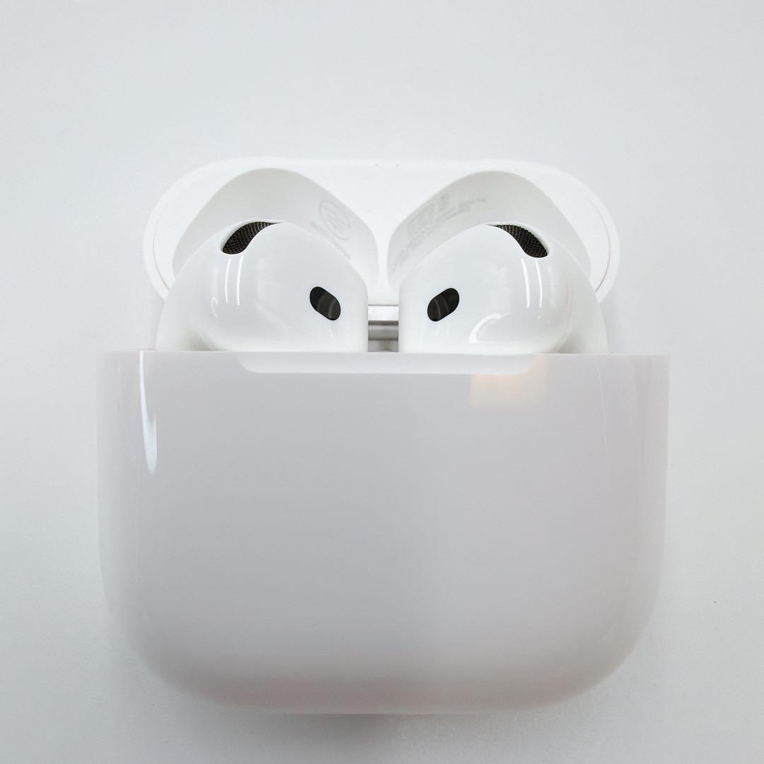 Apple AirPods 4 アクティブノイズ キャンセリング搭載 超美品