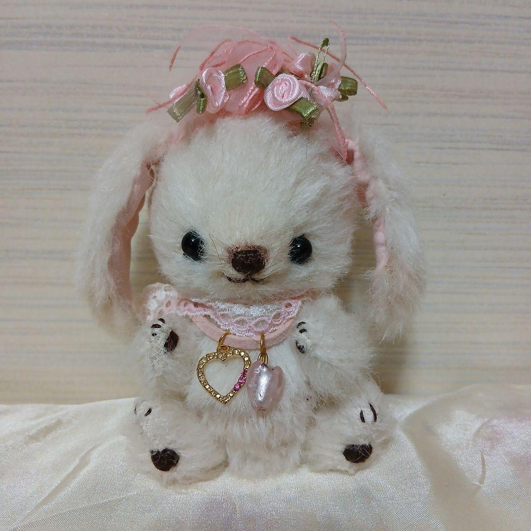 作家様　ハートチャーム付き　うさぎ　ぬいぐるみ