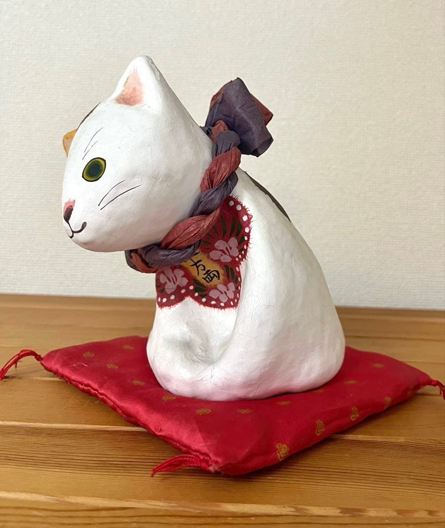 張り子　お座り猫　岩井小夜子さん　TORINOKI 高さ15.5cm