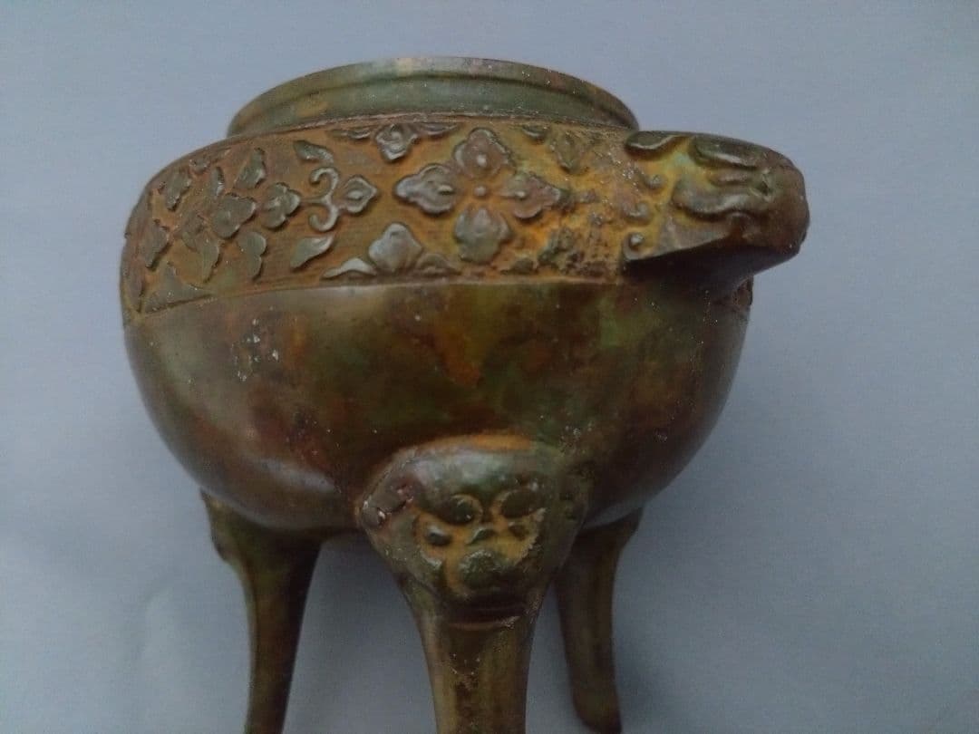 ​【骨董】獅子 香炉蓋付 三つ足 古銅　彫刻 伝統工芸品 時代物 古美術