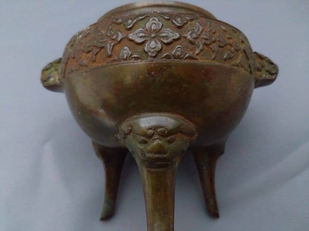 ​【骨董】獅子 香炉蓋付 三つ足 古銅　彫刻 伝統工芸品 時代物 古美術