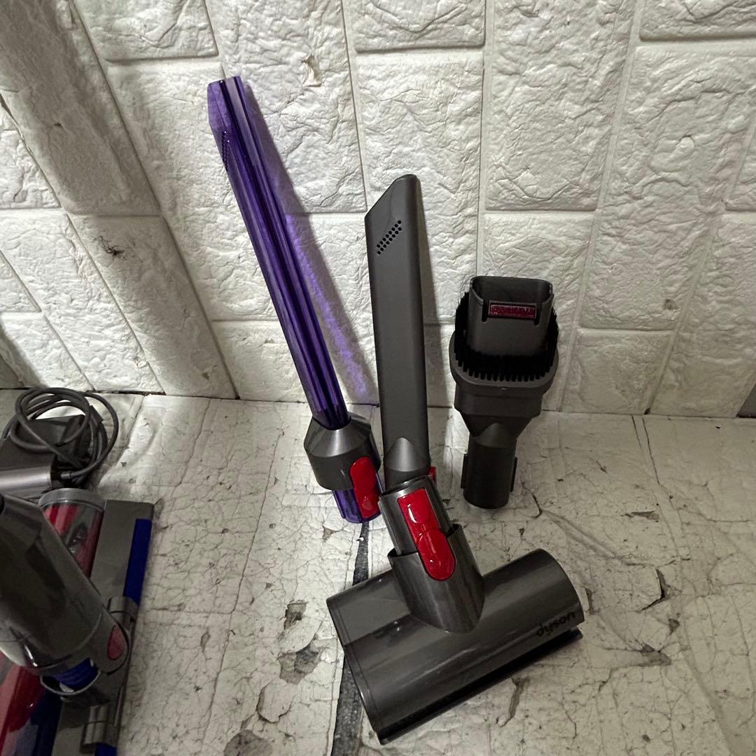 Dyson v8 slim sv10k 本体と付属品