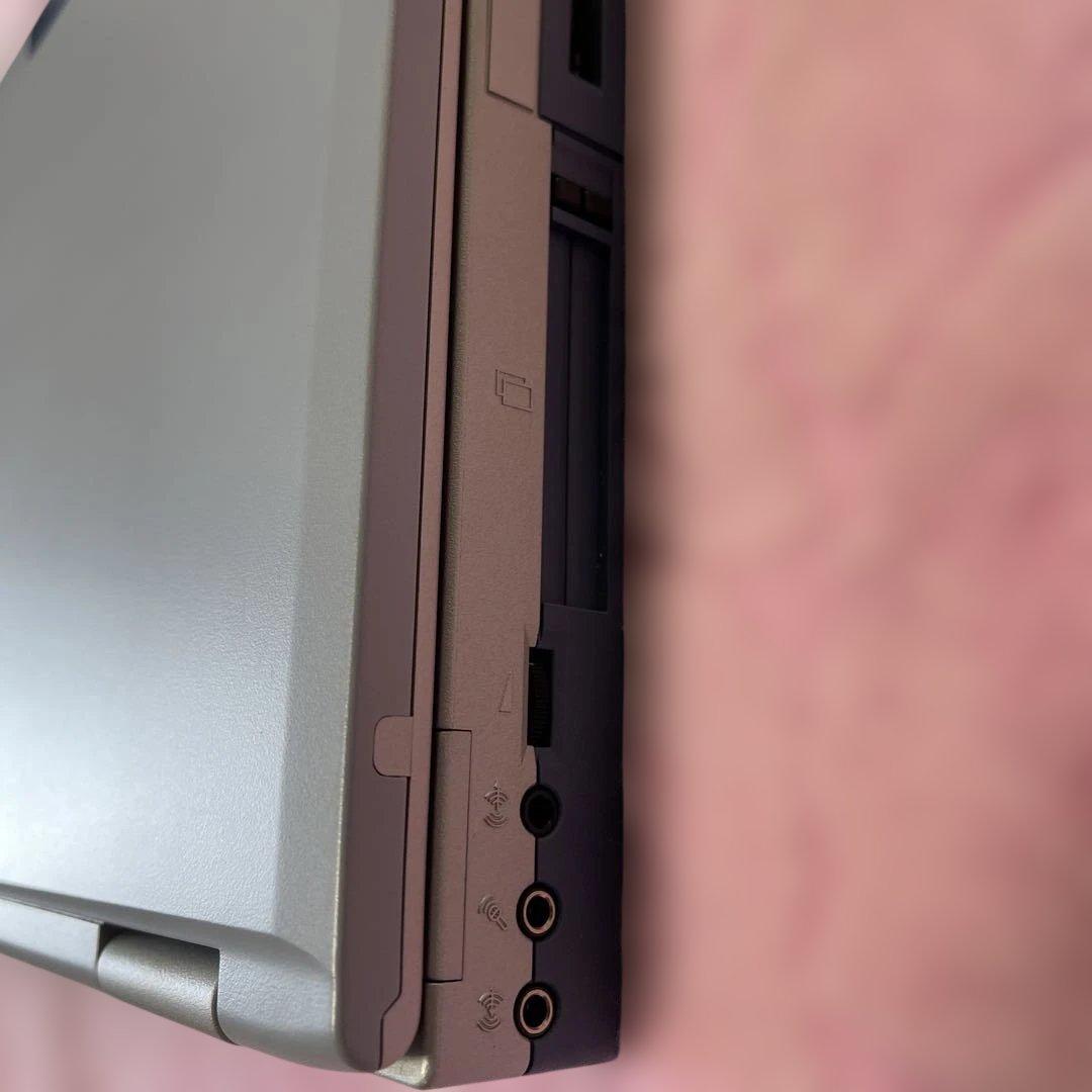 SHARP製ノートパソコン「Mebius PC-MJ700M」