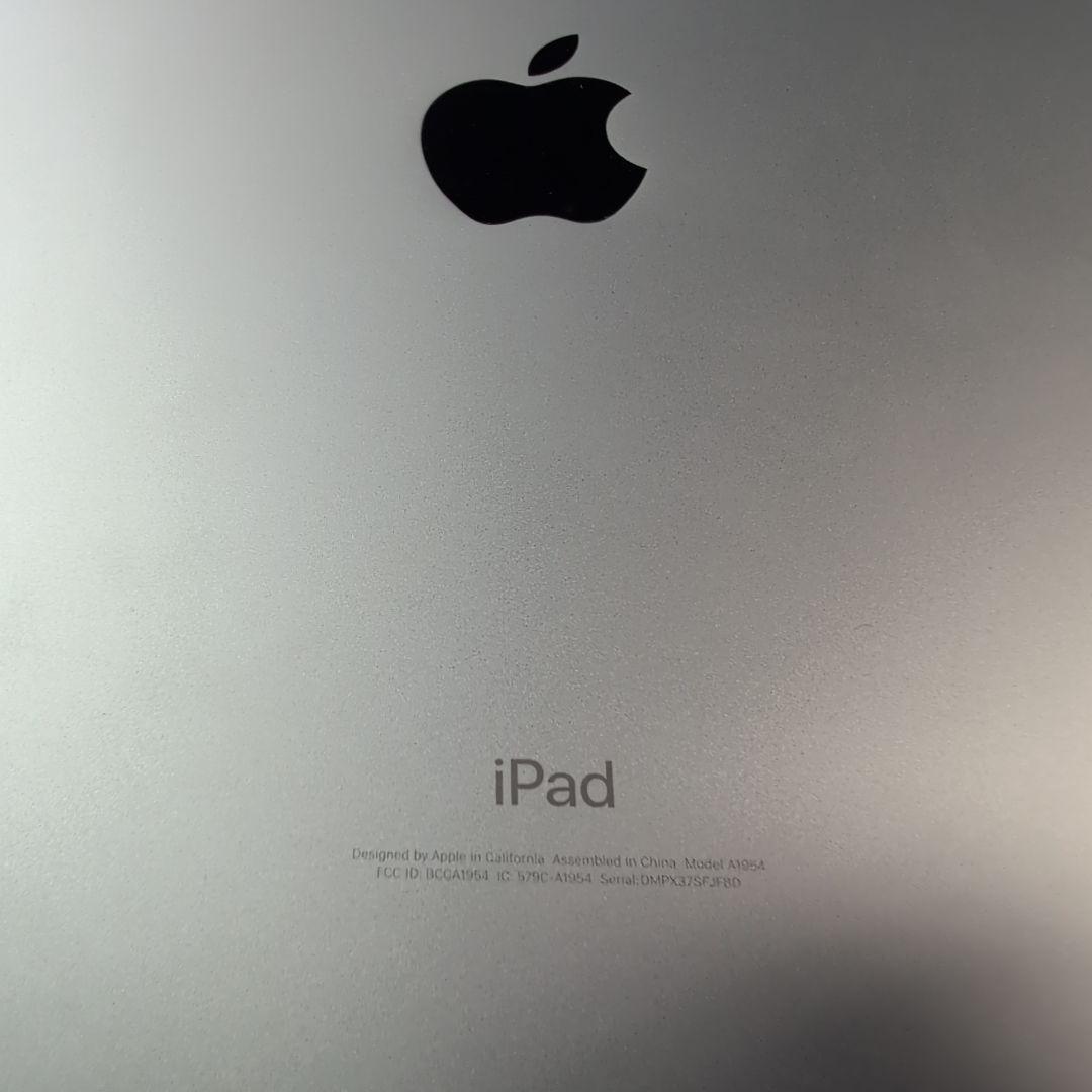 Apple iPad (第6世代) 32GB Wi-Fi + Cellular