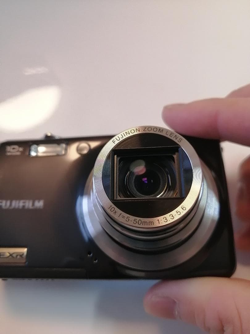 【美品】富士フィルム FINEPIX F70 EXR ガンメタル デジカメ