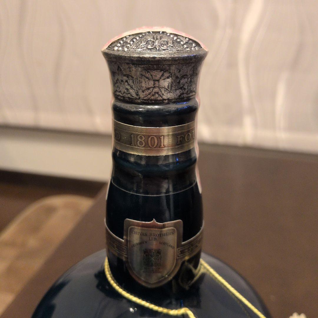 【未開栓・完品】ロイヤルサルート 21年 青 70CL 陶器ボトル 箱・袋付