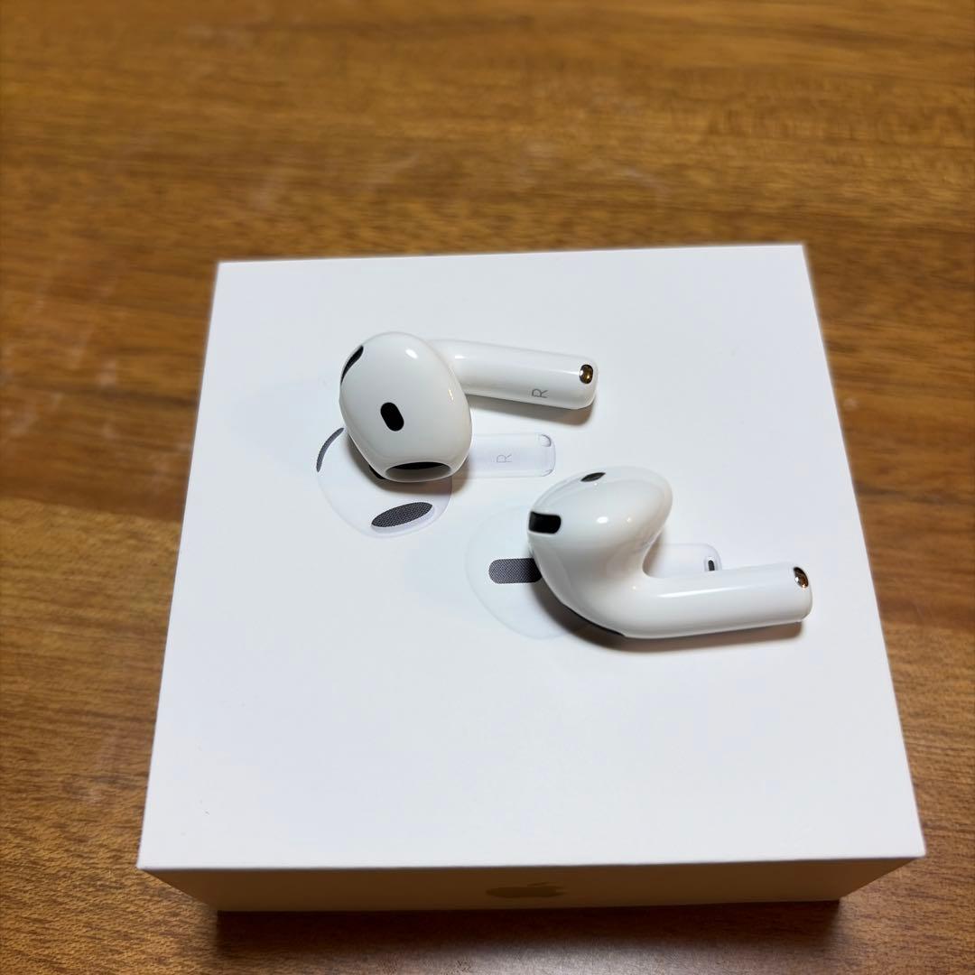 【中古】AirPods 4 アクティブノイズキャンセリング搭載モデル