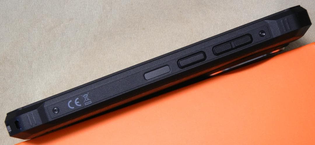極美品 FossiBOT F105 6.745' Dual SIM Free