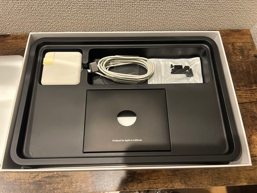 MacBook本体 Apple MacBook Air(intel corei5, 2013)