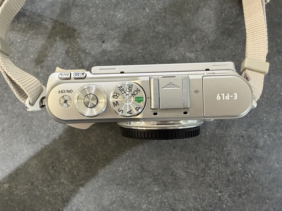 OLYMPUS PEN E-PL9 ダブルズームキット