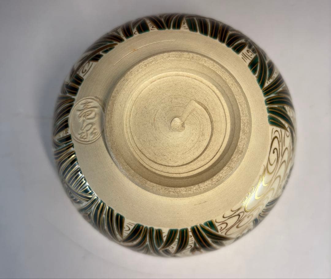 ★中古品★茶道具　竜泉造　色絵菖蒲画茶碗（共箱）