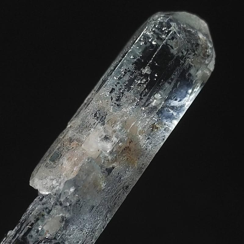 525 ガーネット内包 アクアマリン 結晶 原石 ブラジル産