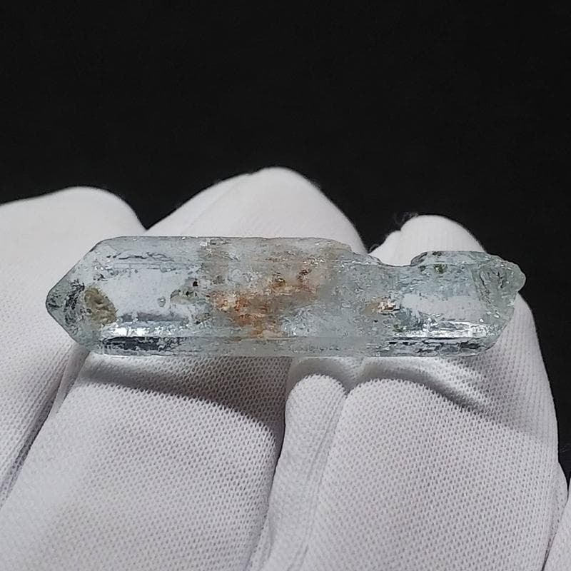 525 ガーネット内包 アクアマリン 結晶 原石 ブラジル産