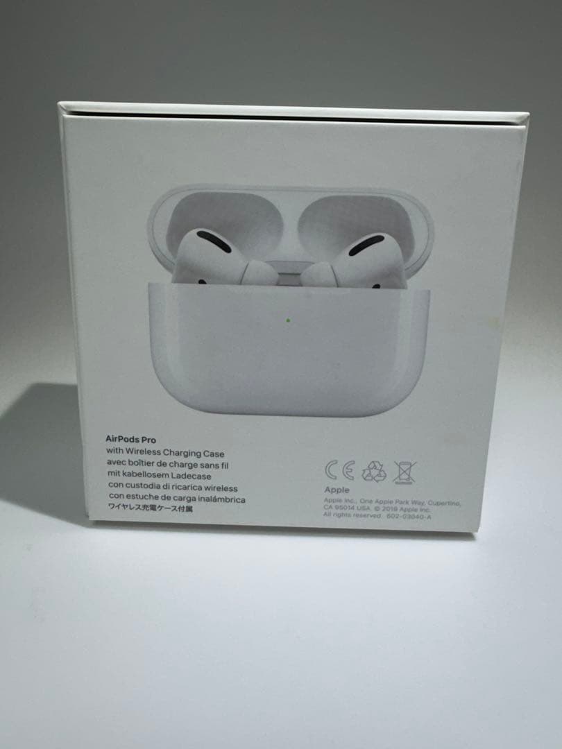 Mukhamad Azi 外箱・付属品有★AirPods PRO 第一世代