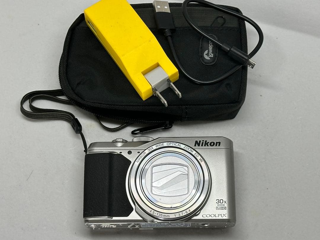 Nikon coolpix S9900 シルバー　30倍ズーム