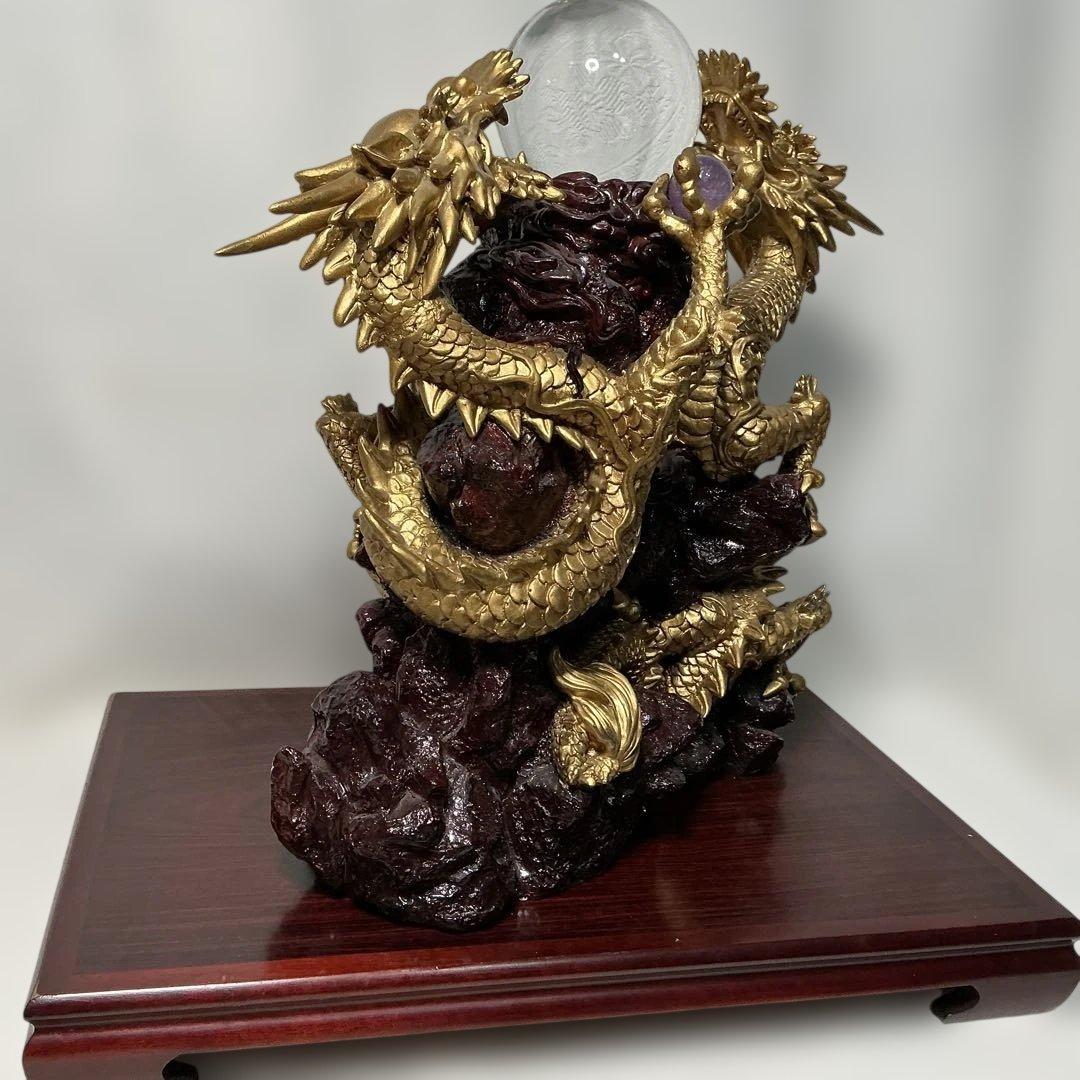 「風水山水龍　双龍」　二頭の龍が宝王（水晶）を挟んで向かい合う縁起物　置物