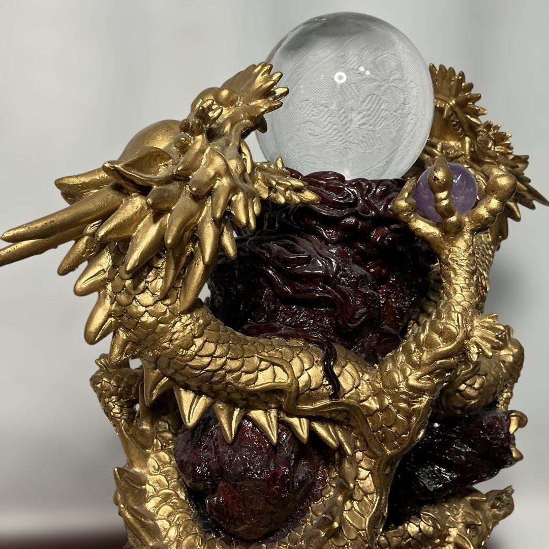 「風水山水龍　双龍」　二頭の龍が宝王（水晶）を挟んで向かい合う縁起物　置物