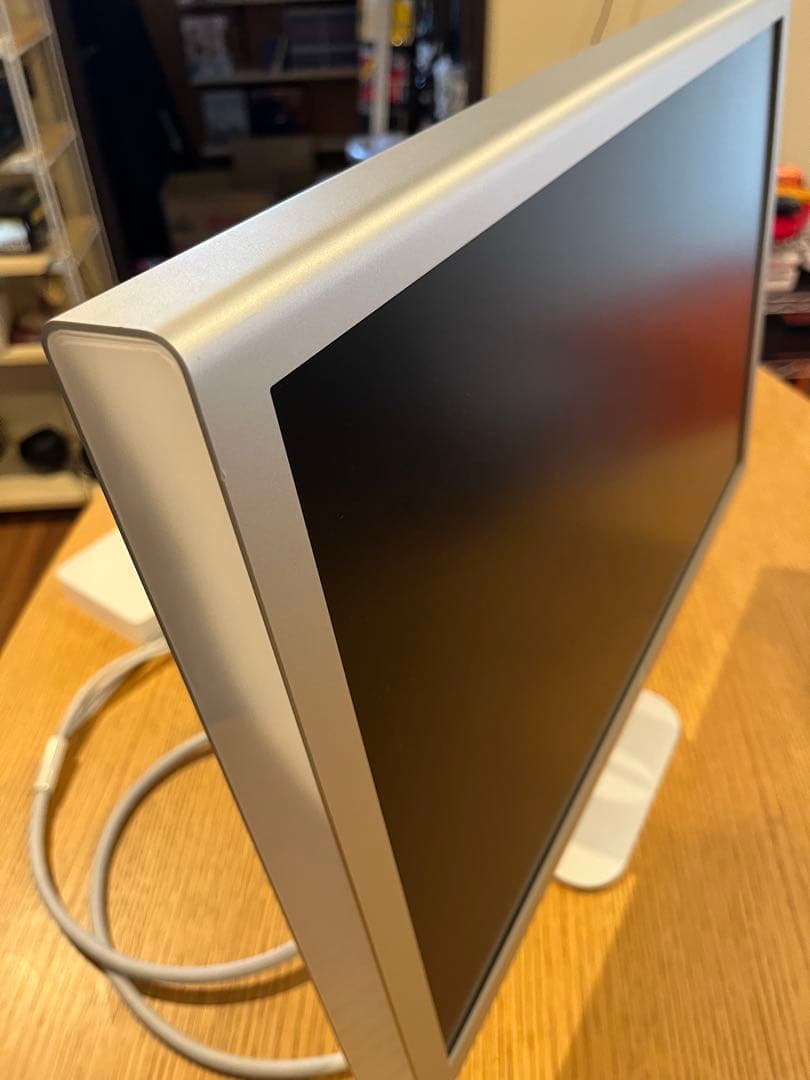 ディスプレイ・モニター本体 Apple cinema HD display A1082