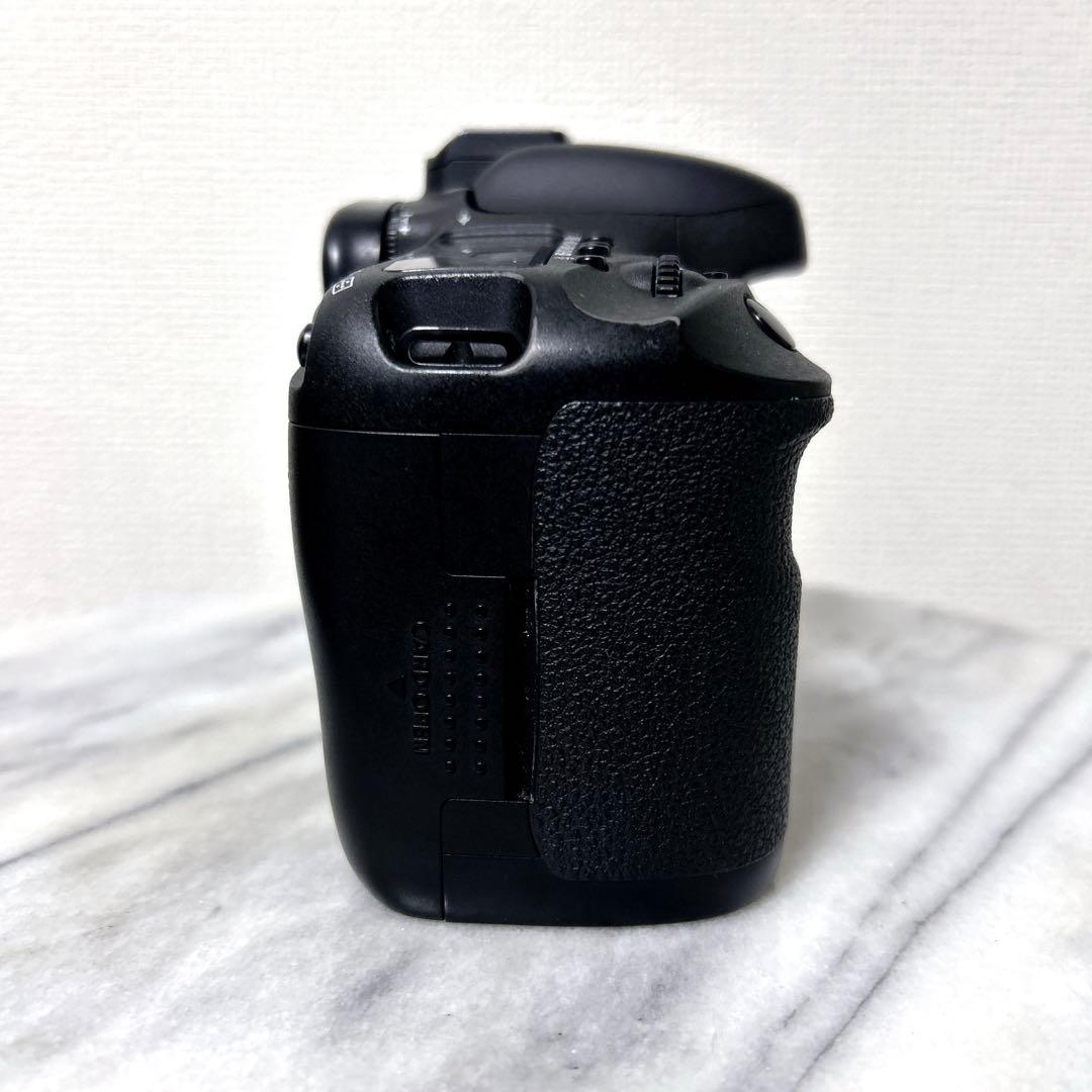 Canon EOS 7D ボディ 純正 充電器 付 動作良好 デジタル一眼レフ