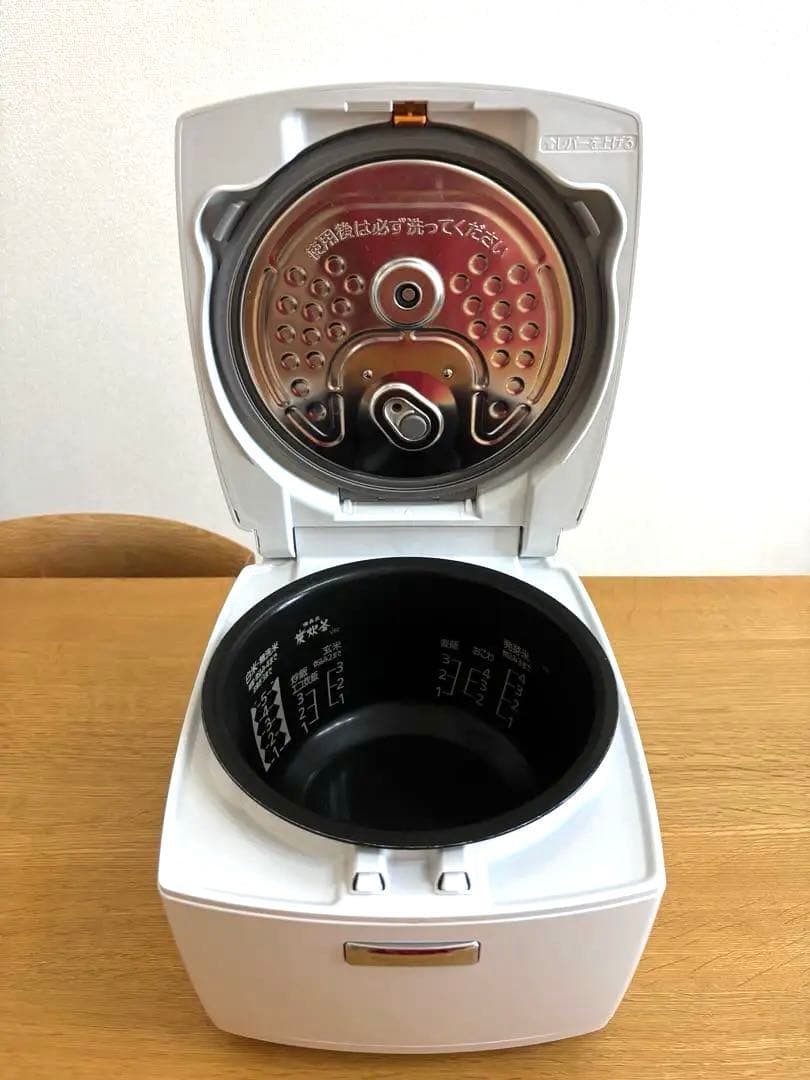三菱電機・IHジャー炊飯器（NJ-VEC10-H）