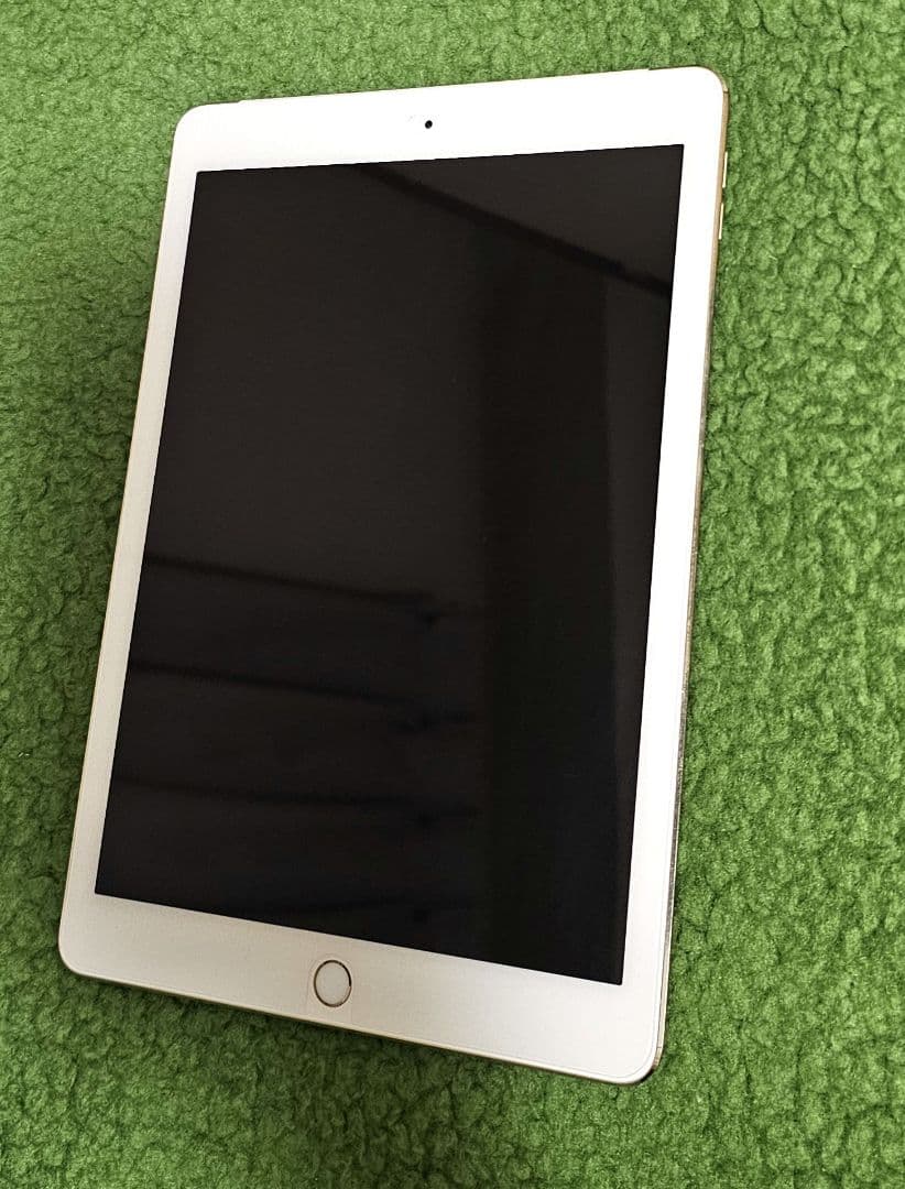 iPad Air2 第2世代 32GB au ゴールド