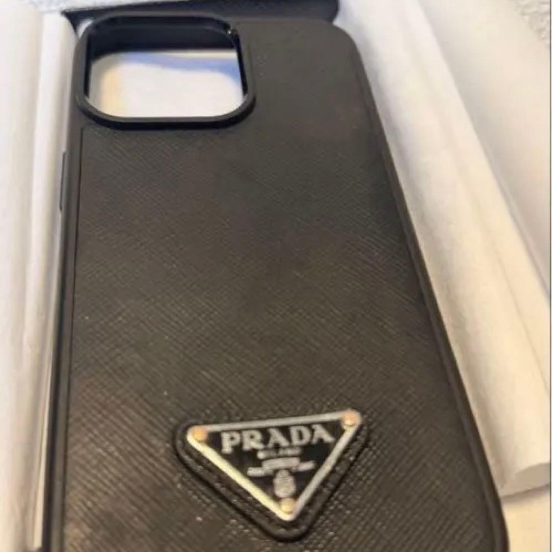 PRADA iPhone 15 Pro/Pro Max レザーケース