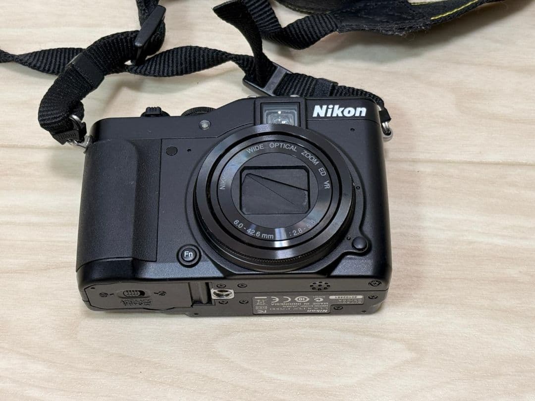 NIKON COOLPIX P7000 コンパクトデジタルカメラ ブラック