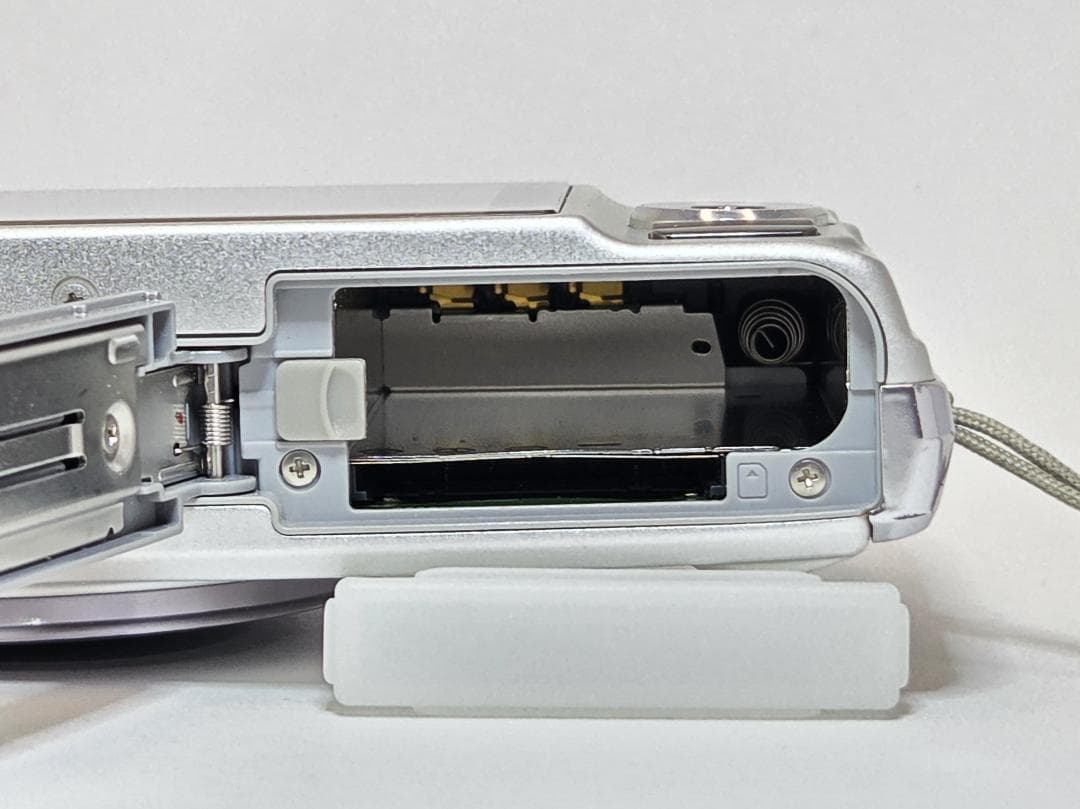 カシオ　CASIO EXILIM EX-H15 シルバー《元箱付属・動作確認済》