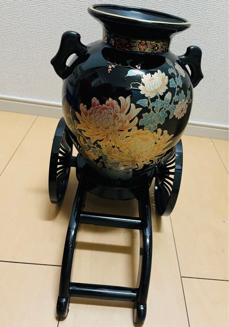 新品　クラシックな花瓶/御所車付花瓶　明陶　四季の花