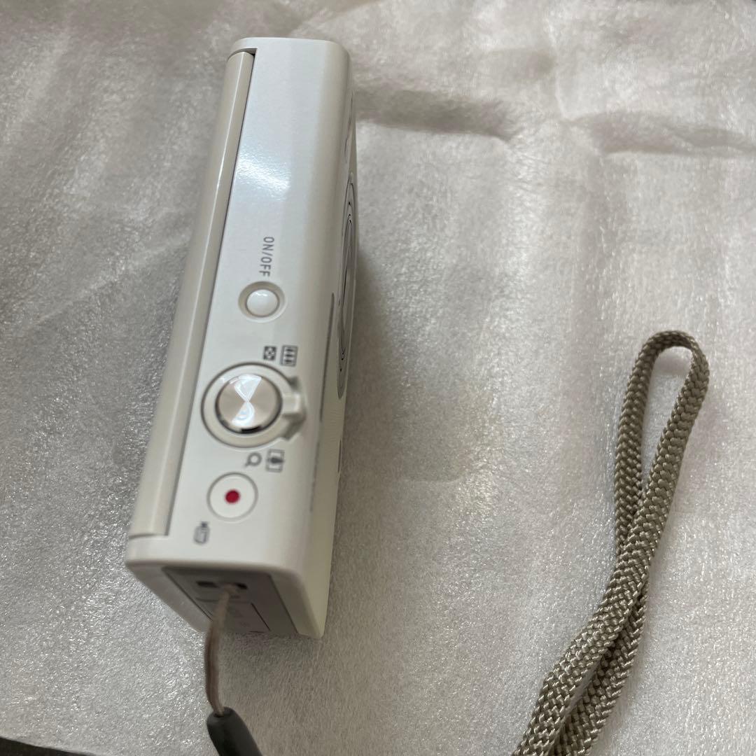 美品 CASIO デジタルカメラ EXILIM EX-ZR50 ホワイト