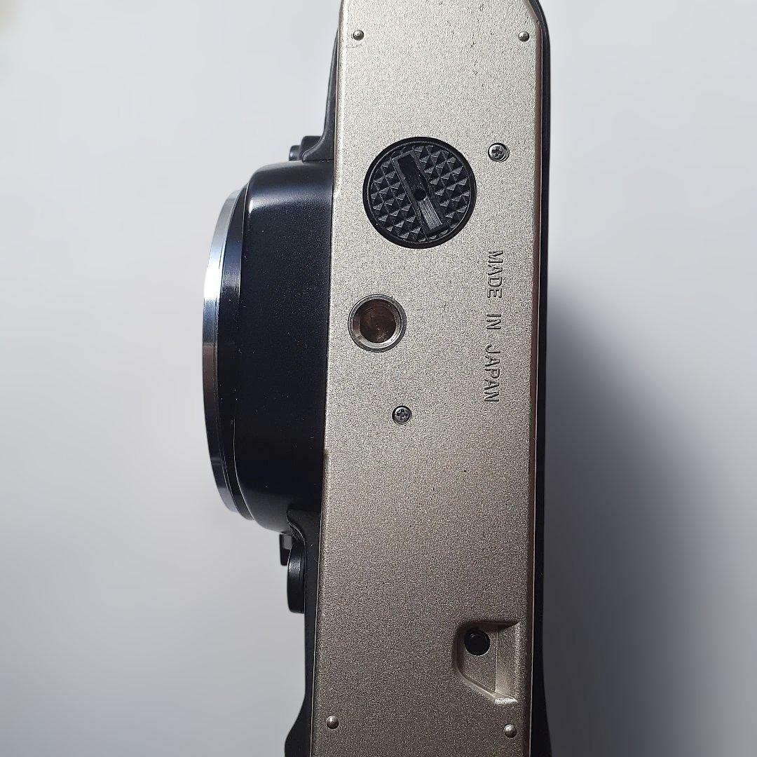 Nikon FM10 フィルム一眼レフカメラ　レンズ付き