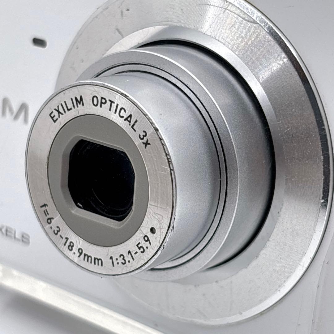 CASIO EXILIM EX-Z77 カシオ コンデジ ホワイト　デジカメ