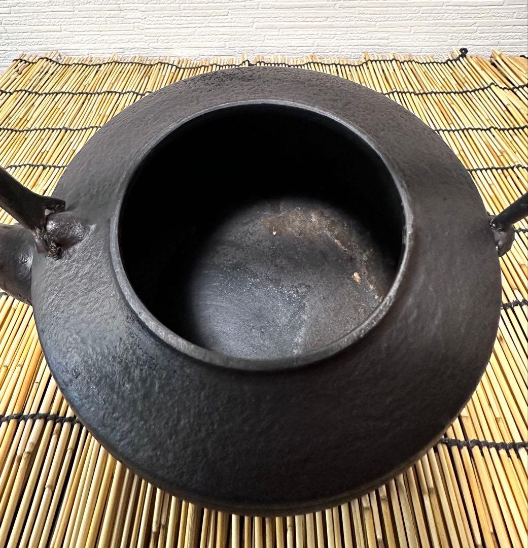 ＵＳＥＤ品 岩手県奥州 佐秋鋳造所 佐藤守巨造 真作保証　南部鉄瓶 南部鉄器