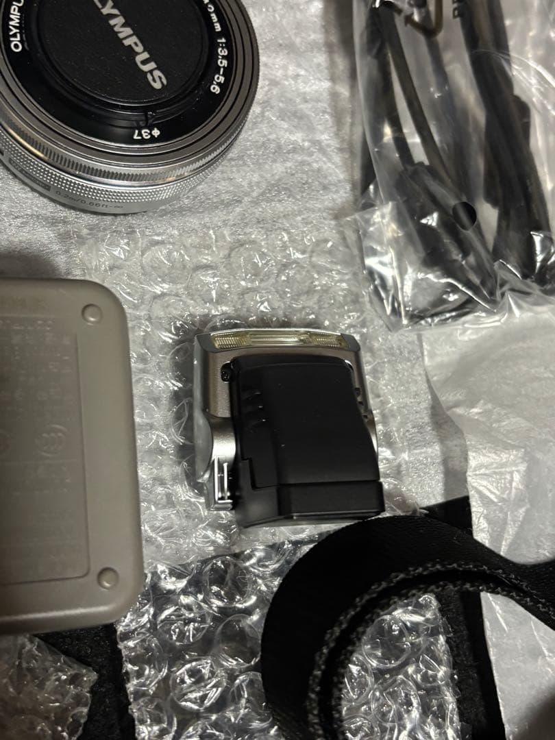 極美品　オリンパス PL7 ミラーレスカメラ　ほぼ未使用に近いです