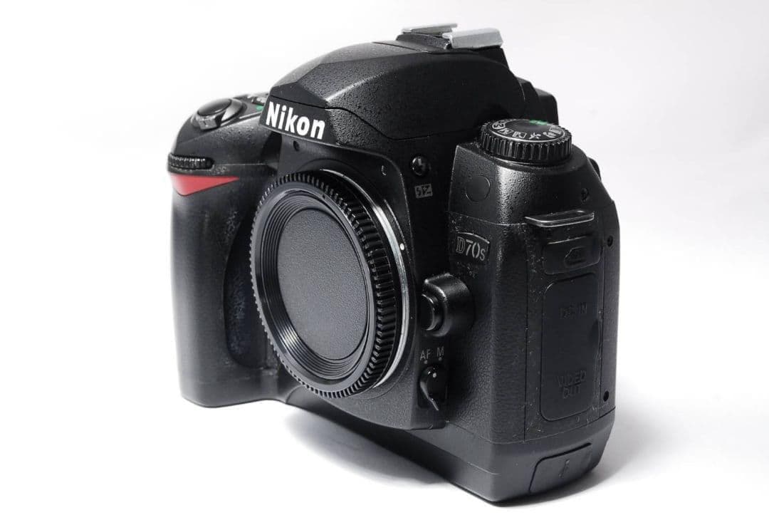 【決算セール】名機CCDモデル Nikon D70s 高画質一眼レフ 人気機種