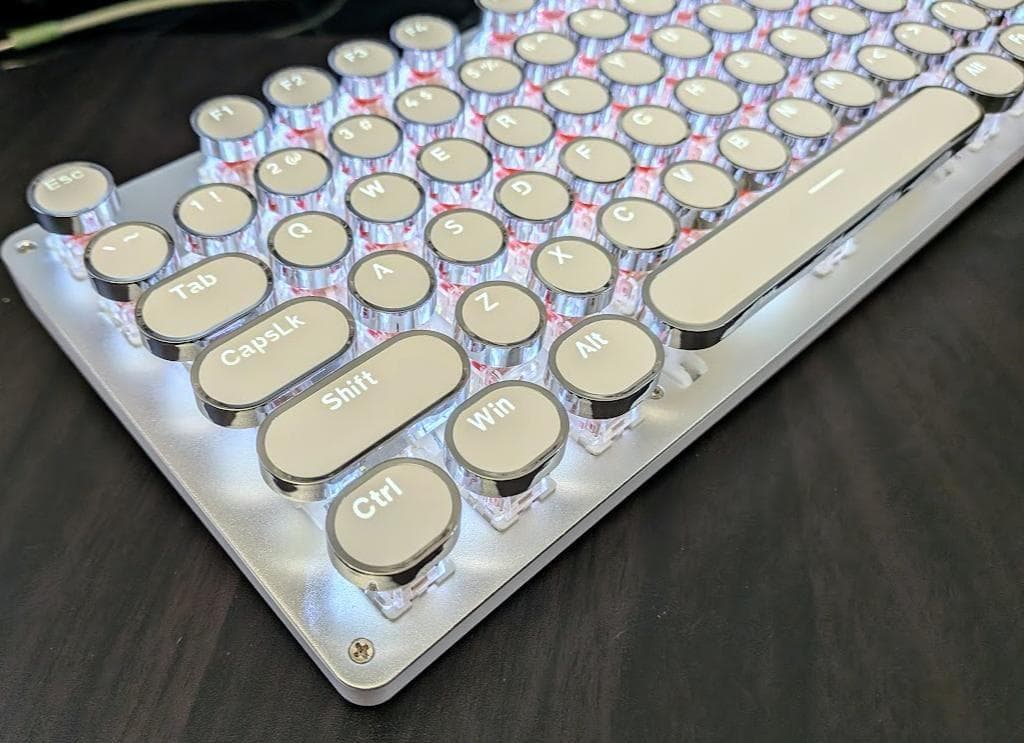 【新品 未使用品】パンクメカニカルゲーミングキーボードEWEADN 全金属パネル